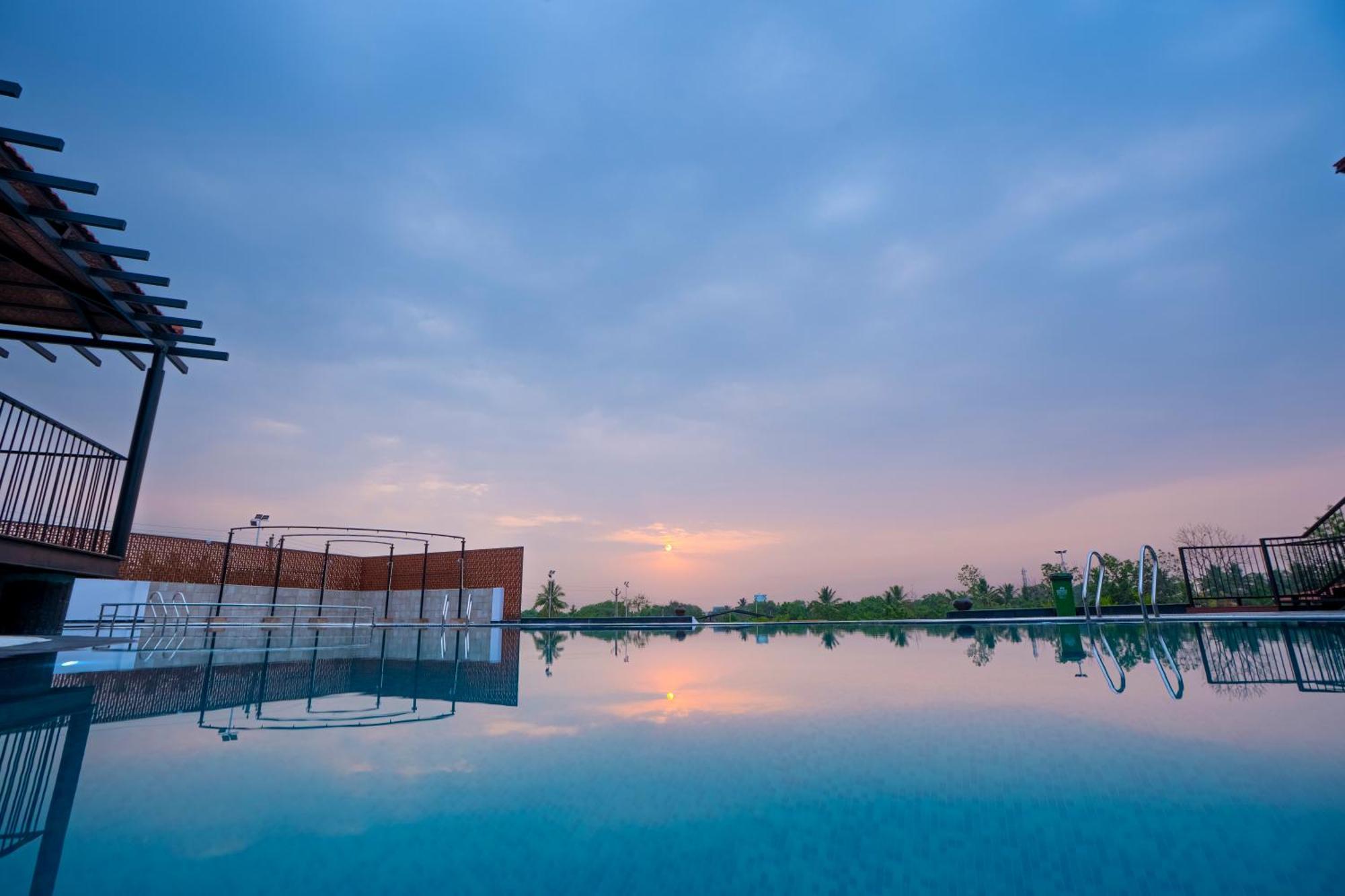 Serene Resort Hyderabad Shamshabad Exterior foto